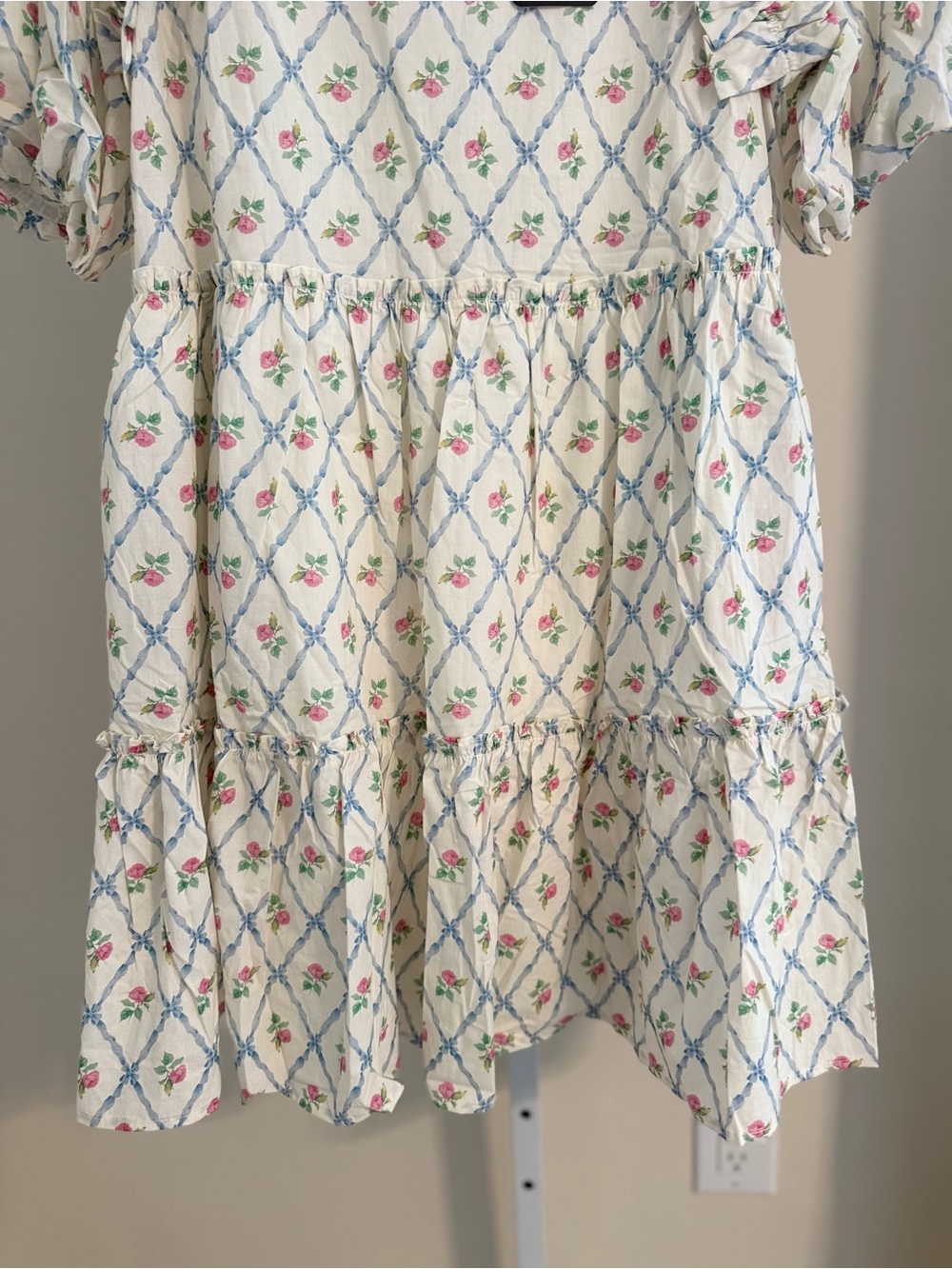 Cream Floral Ruffle Sleeve Dress - Picture 4 of 4